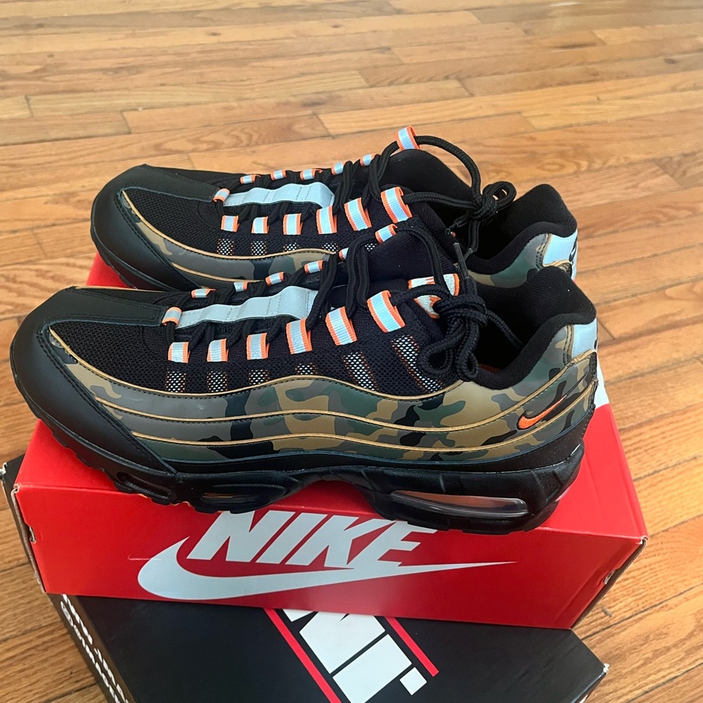 Nike Air Max 95 OG 'Orange Camo' - Picture 5 of 7